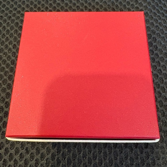 New Boxing Day Snowman Brooch Pin - Unisex - Picture 9 of 9